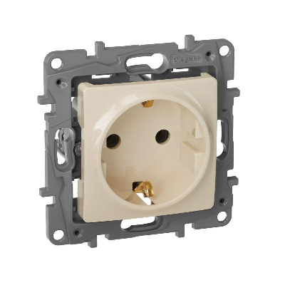 Механизм розетки 1-м СП Etika 2К+З 16А с заземл. винт. зажимы сл. кость Leg 672321