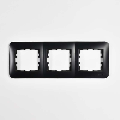 Рамка 3-м KARINA LIFE горизонт. черн. бархат LEZARD 708-4200-148