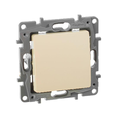 Механизм выключателя 1-кл. СП Etika 10АX безвинт. зажимы сл. кость Leg 672301