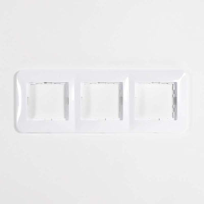 Рамка 3-м KARINA LIFE горизонт. бел. LEZARD 708-0200-148