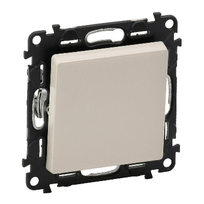 Механизм выключателя 1-кл. СП Valena Life 10А IP20 250В 10АХ с лицевой панелью; безвинтовые зажимы сл. кость Leg 752501