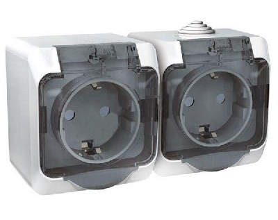 Розетка 2-м ОП Этюд с заземл. защ. шторки IP44 бел. SchE PA16-244B